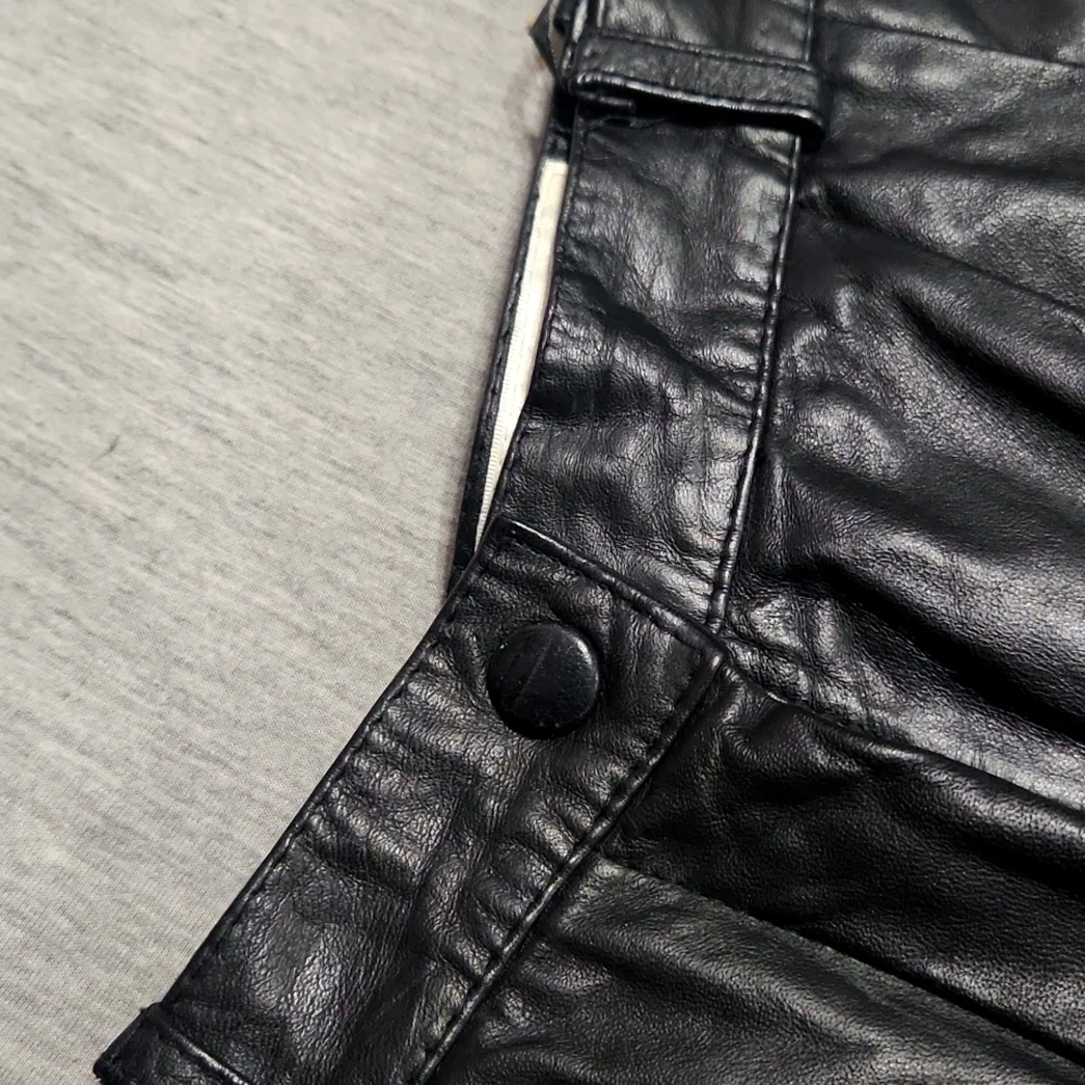 Vintage Cedars Petites High Rise Black Leather Pleated Trousers Tapered Pants - Picture 6 of 15